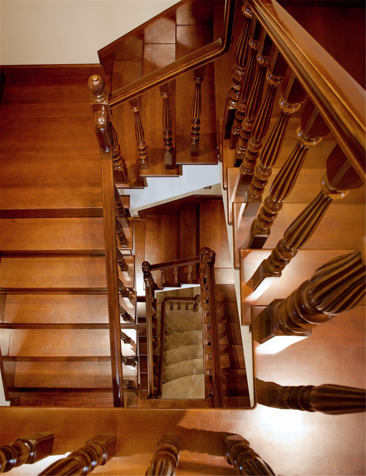 美式复古别墅--楼梯