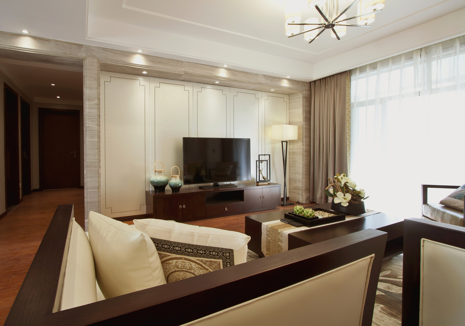 客厅-空间与自然生态的融合，以浅色温馨的感觉为主调，对现代生活精致与个性的追求，体现出休闲舒适之美。
