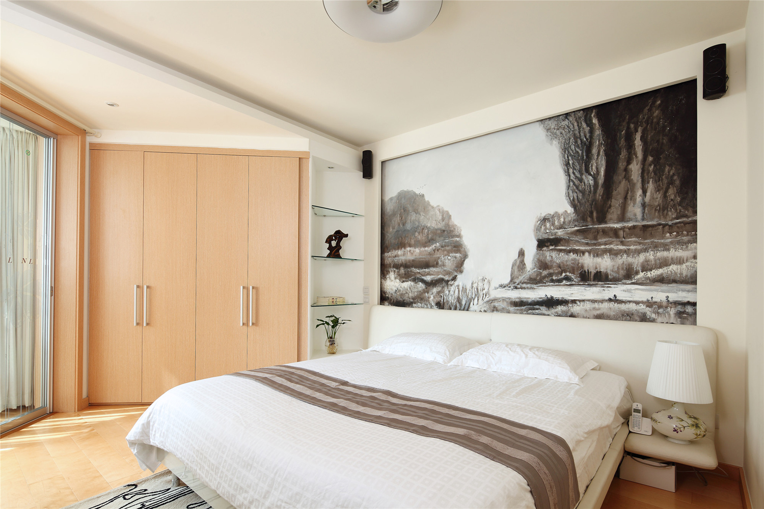 卧室-日式室内设计中色彩多偏重于原木色形成朴素的自然风格。