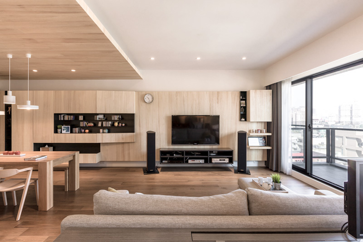 客厅-简约装修风格，木质、竹质、纸质的天然绿色建材被应用于房间中