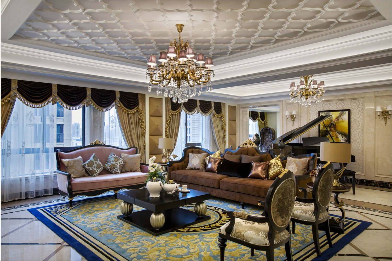 客厅 吊顶墙面的装饰，让整个家舒适又带着小奢华与家具体搭配雅、高贵华丽，具有浓厚的文化气息