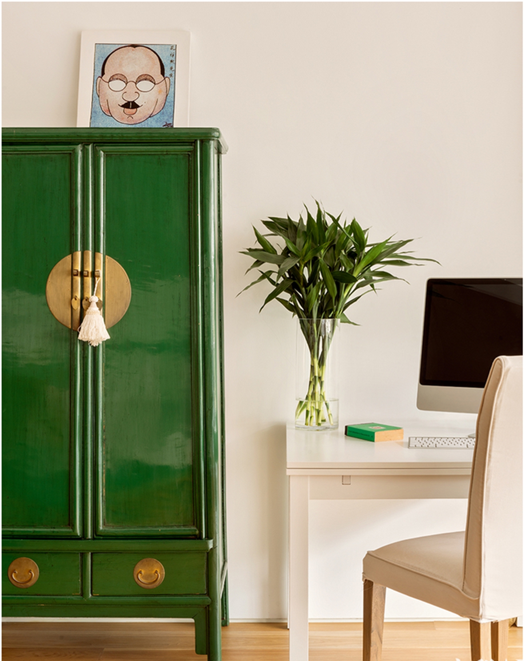 绿色美式柜子，个性独特颜色搭配整个客厅好看